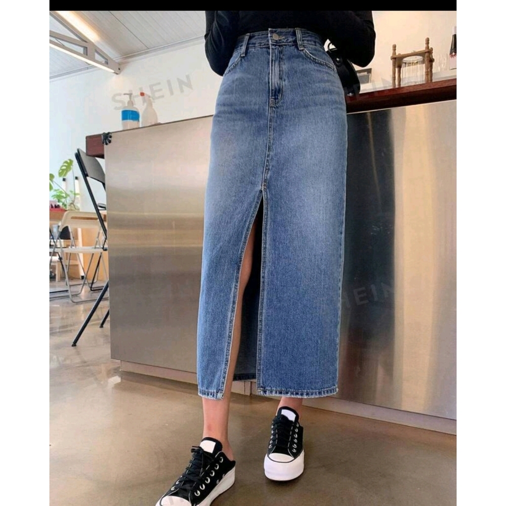 High waist denim skirt ( New)